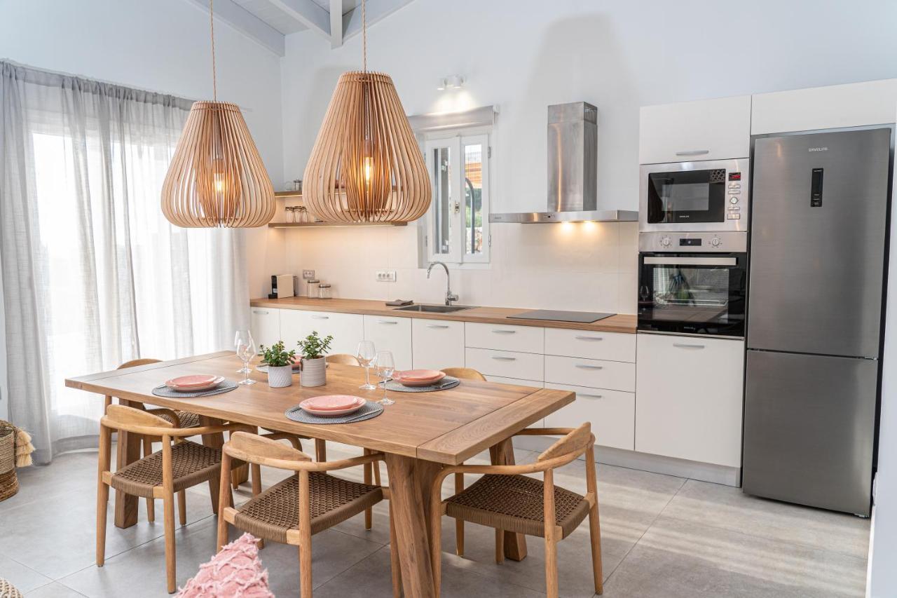 Summer Breeze Villa Tzamarelata 외부 사진